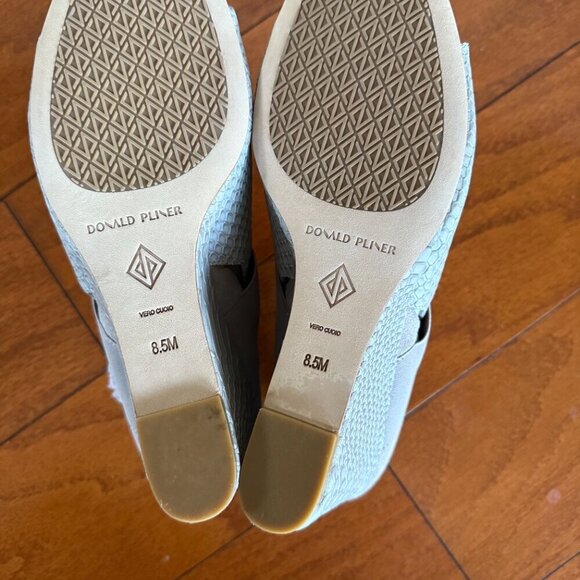 Donald Pliner Lizzy Light Taupe Sandal - Picture 7 of 7